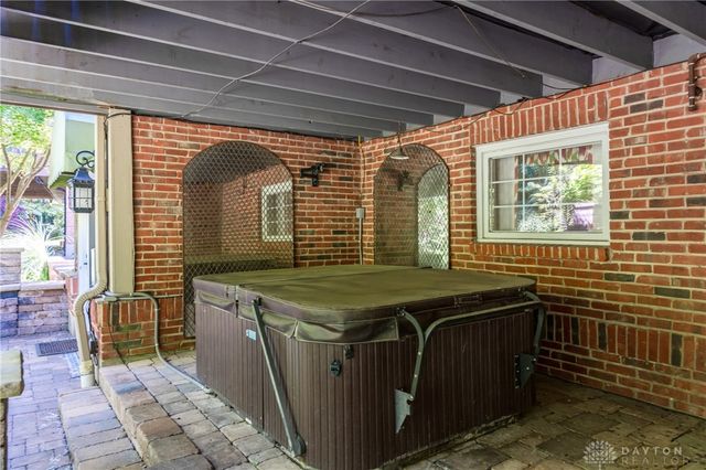 1910 Rustling Oak Court, Washington Twp, OH 45459