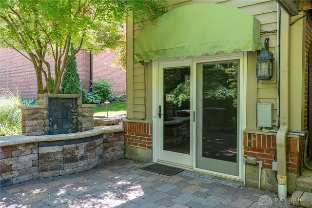 1910 Rustling Oak Court, Washington Twp, OH 45459