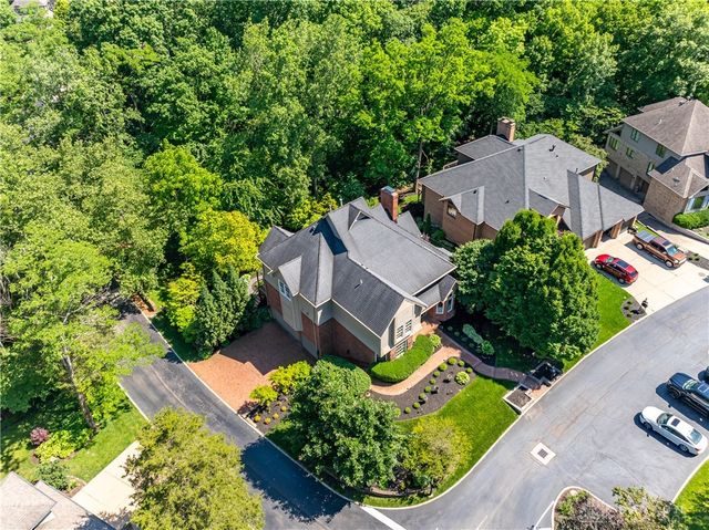 1910 Rustling Oak Court, Washington Twp, OH 45459