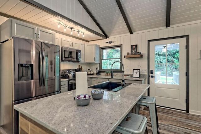 63 Mint Lane, Clayton, GA 30525