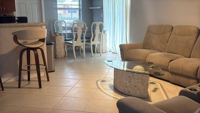 4301 NW 1st Terrace, Deerfield Beach, FL 33064