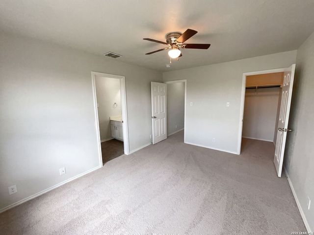 207 REDBIRD CIR, San Antonio, TX 78253