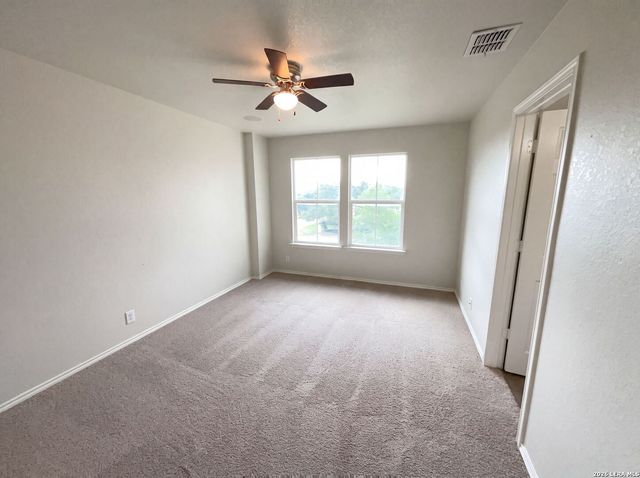 207 REDBIRD CIR, San Antonio, TX 78253