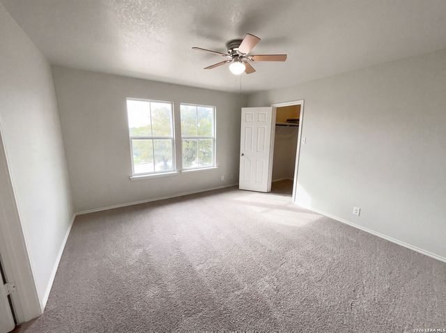 207 REDBIRD CIR, San Antonio, TX 78253