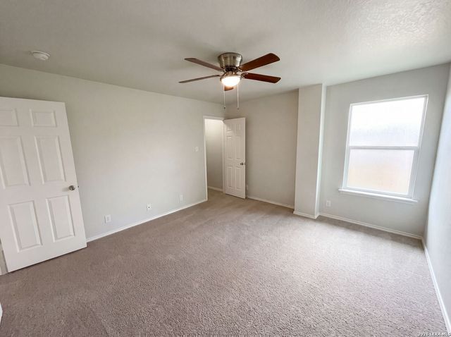 207 REDBIRD CIR, San Antonio, TX 78253