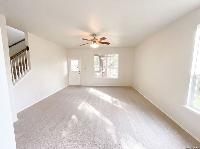 207 REDBIRD CIR, San Antonio, TX 78253
