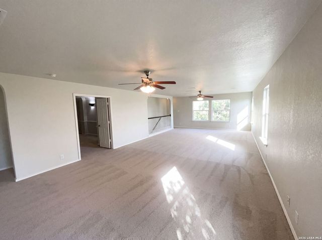 207 REDBIRD CIR, San Antonio, TX 78253