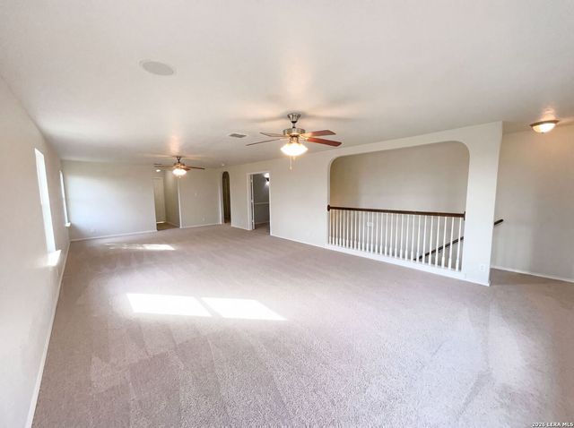 207 REDBIRD CIR, San Antonio, TX 78253