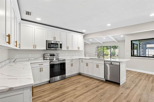 5107 LANAI WAY, Tampa, FL 33624