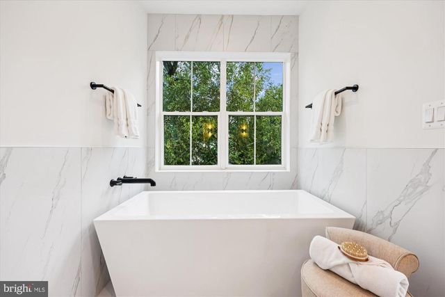 5605 GLENWOOD RD, Bethesda, MD 20817