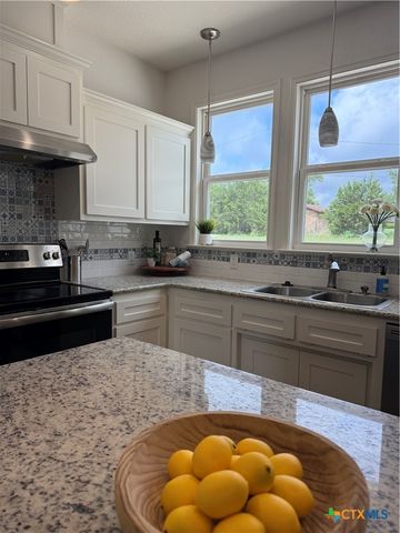 1211 W 6th Street, Lampasas, TX 76550