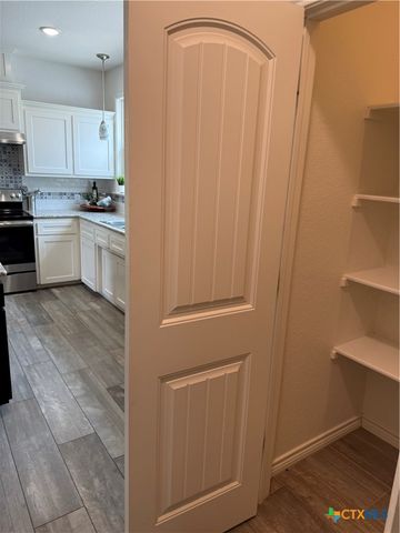 1211 W 6th Street, Lampasas, TX 76550