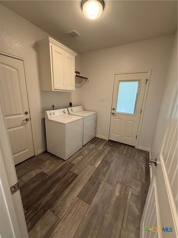 1211 W 6th Street, Lampasas, TX 76550