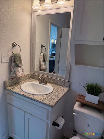 1211 W 6th Street, Lampasas, TX 76550