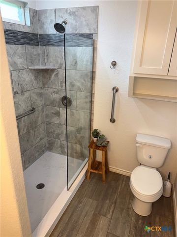 1211 W 6th Street, Lampasas, TX 76550