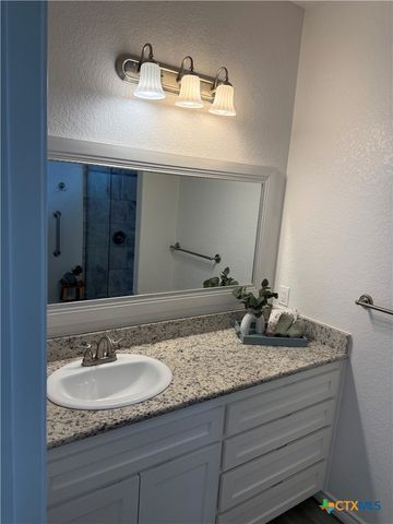1211 W 6th Street, Lampasas, TX 76550