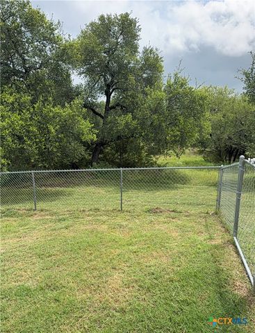 1211 W 6th Street, Lampasas, TX 76550