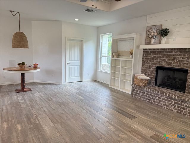 1211 W 6th Street, Lampasas, TX 76550