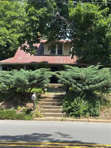 806 Lawsonville Avenue, Reidsville, NC 27320