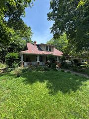 806 Lawsonville Avenue, Reidsville, NC 27320