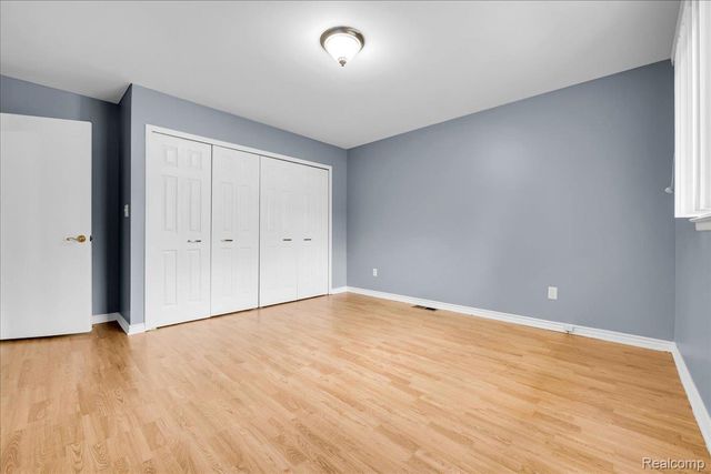 3711 Old Creek Road, Troy, MI 48084