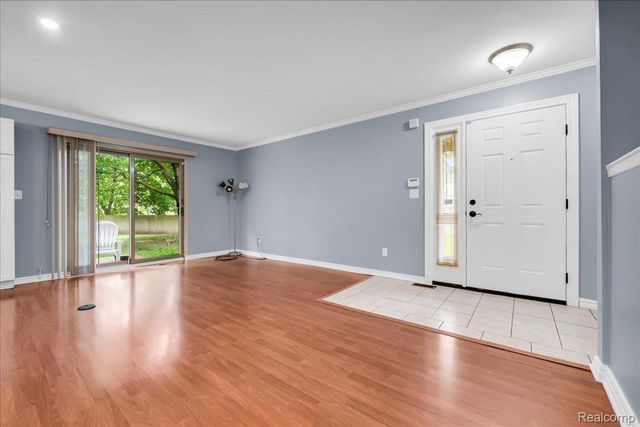 3711 Old Creek Road, Troy, MI 48084