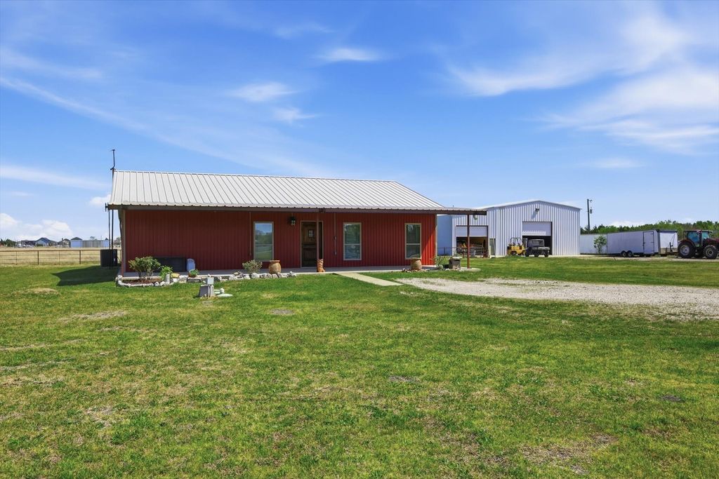 1748 Wilson Road, Waxahachie, TX 75165