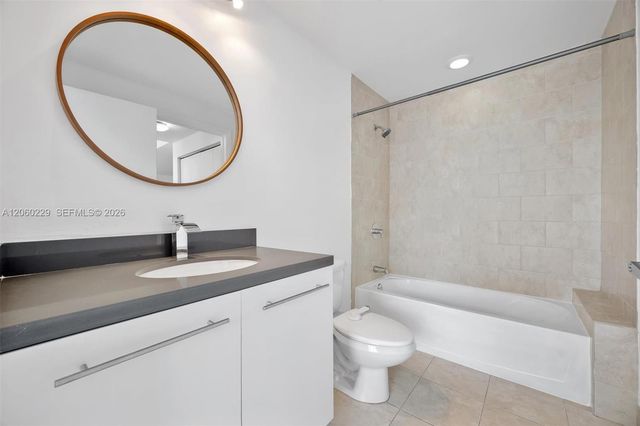 90 SW 3rd St 2001, Miami, FL 33130