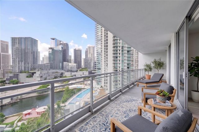 90 SW 3rd St 2001, Miami, FL 33130