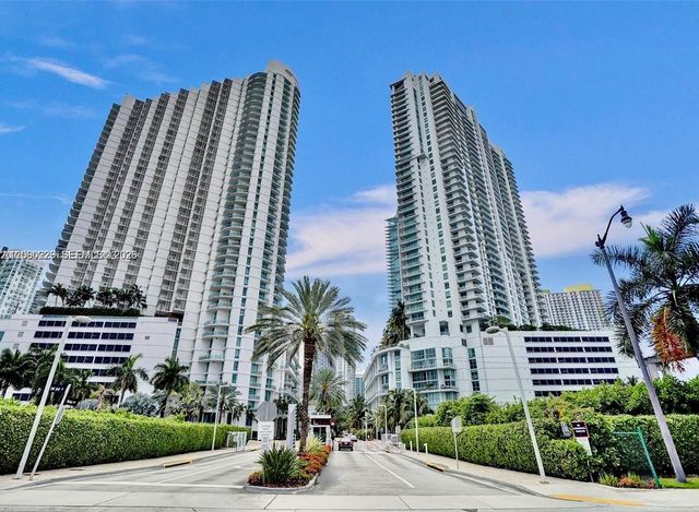 90 SW 3rd St 2001, Miami, FL 33130