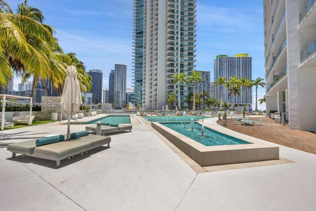 90 SW 3rd St 2001, Miami, FL 33130