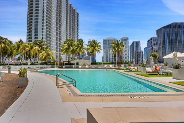 90 SW 3rd St 2001, Miami, FL 33130