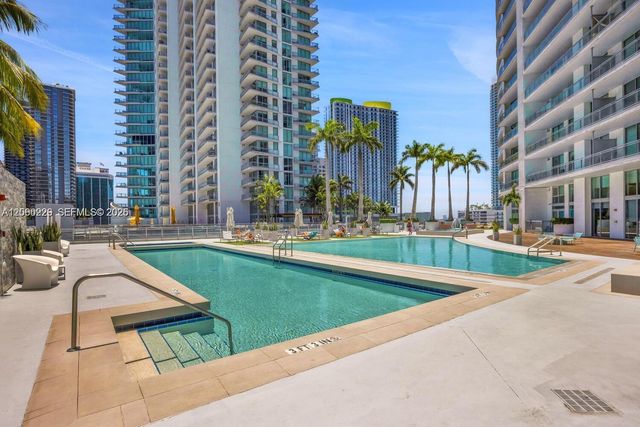 90 SW 3rd St 2001, Miami, FL 33130