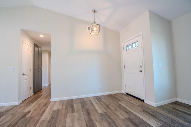 8329 New Hills Ct, Sacramento, CA 95828