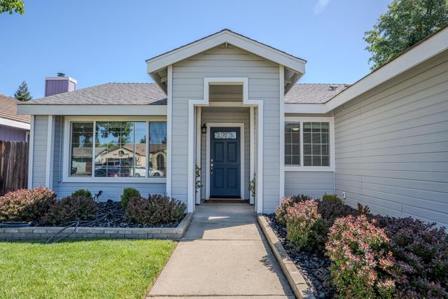 8329 New Hills Ct, Sacramento, CA 95828