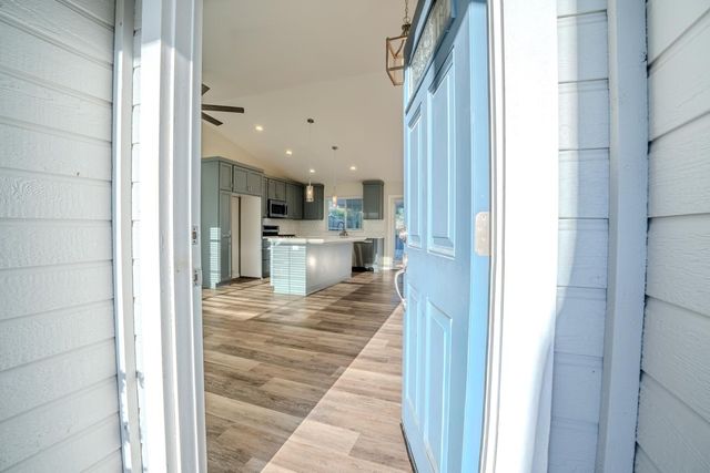 8329 New Hills Ct, Sacramento, CA 95828