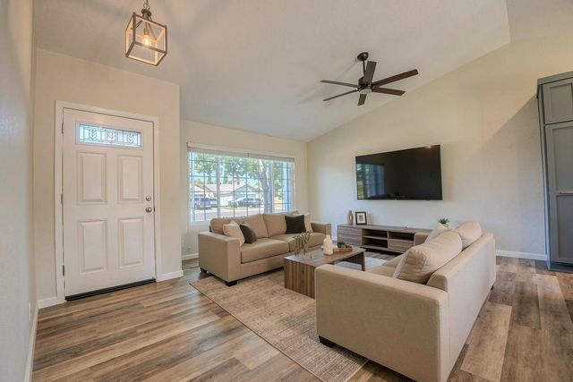 8329 New Hills Ct, Sacramento, CA 95828