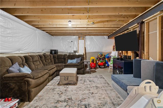 2277 Orchard Circle, Ravenna, OH 44266