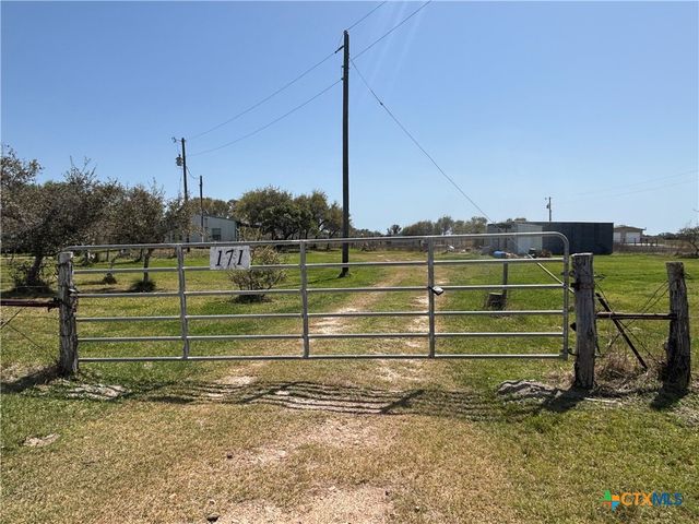171 Deer Meadows Lane, Seadrift, TX 77983