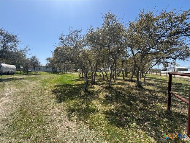 171 Deer Meadows Lane, Seadrift, TX 77983