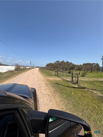 171 Deer Meadows Lane, Seadrift, TX 77983