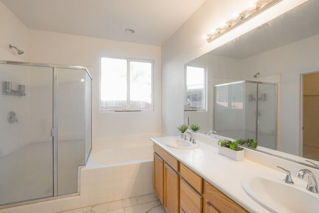 7411 Louise Ave, Winton, CA 95388