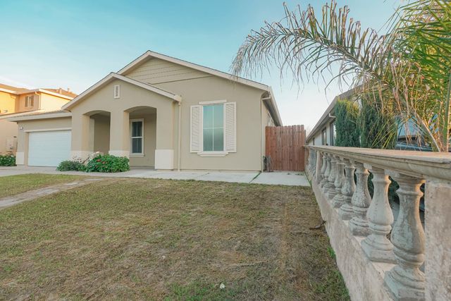 7411 Louise Ave, Winton, CA 95388