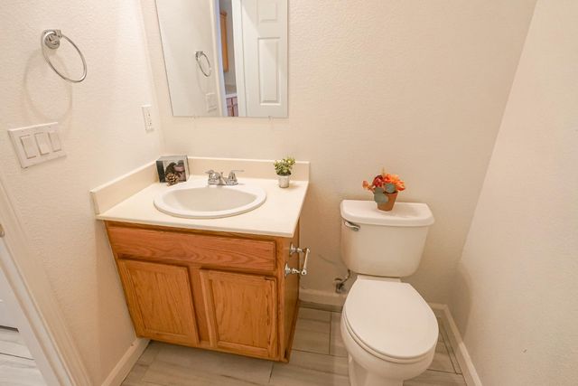 7411 Louise Ave, Winton, CA 95388