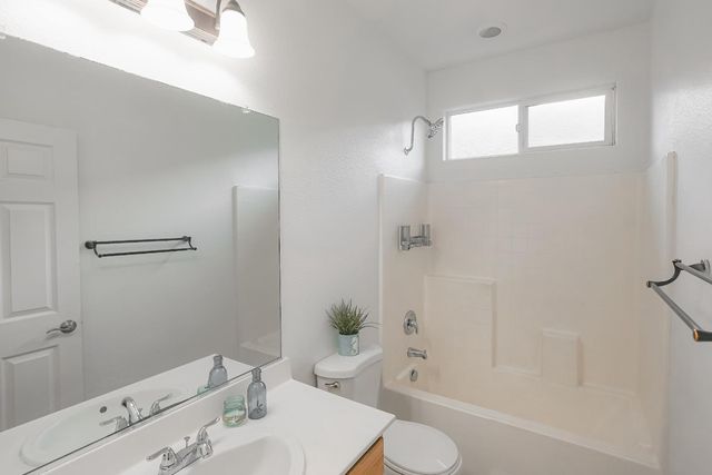 7411 Louise Ave, Winton, CA 95388