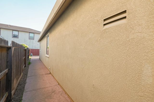 7411 Louise Ave, Winton, CA 95388