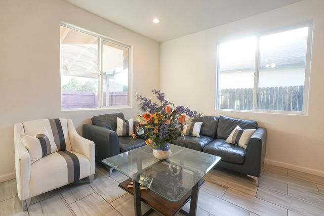 7411 Louise Ave, Winton, CA 95388