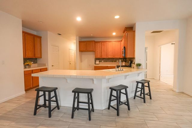 7411 Louise Ave, Winton, CA 95388