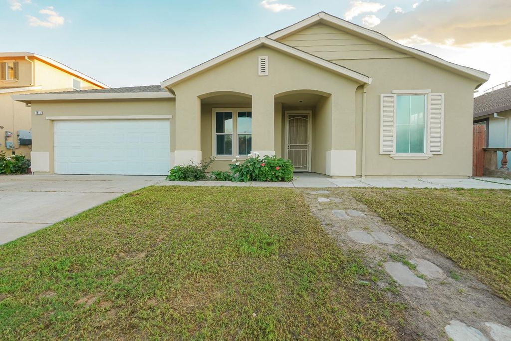 7411 Louise Ave, Winton, CA 95388