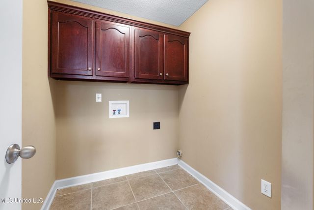 9073 Lyon Cove, Olive Branch, MS 38654